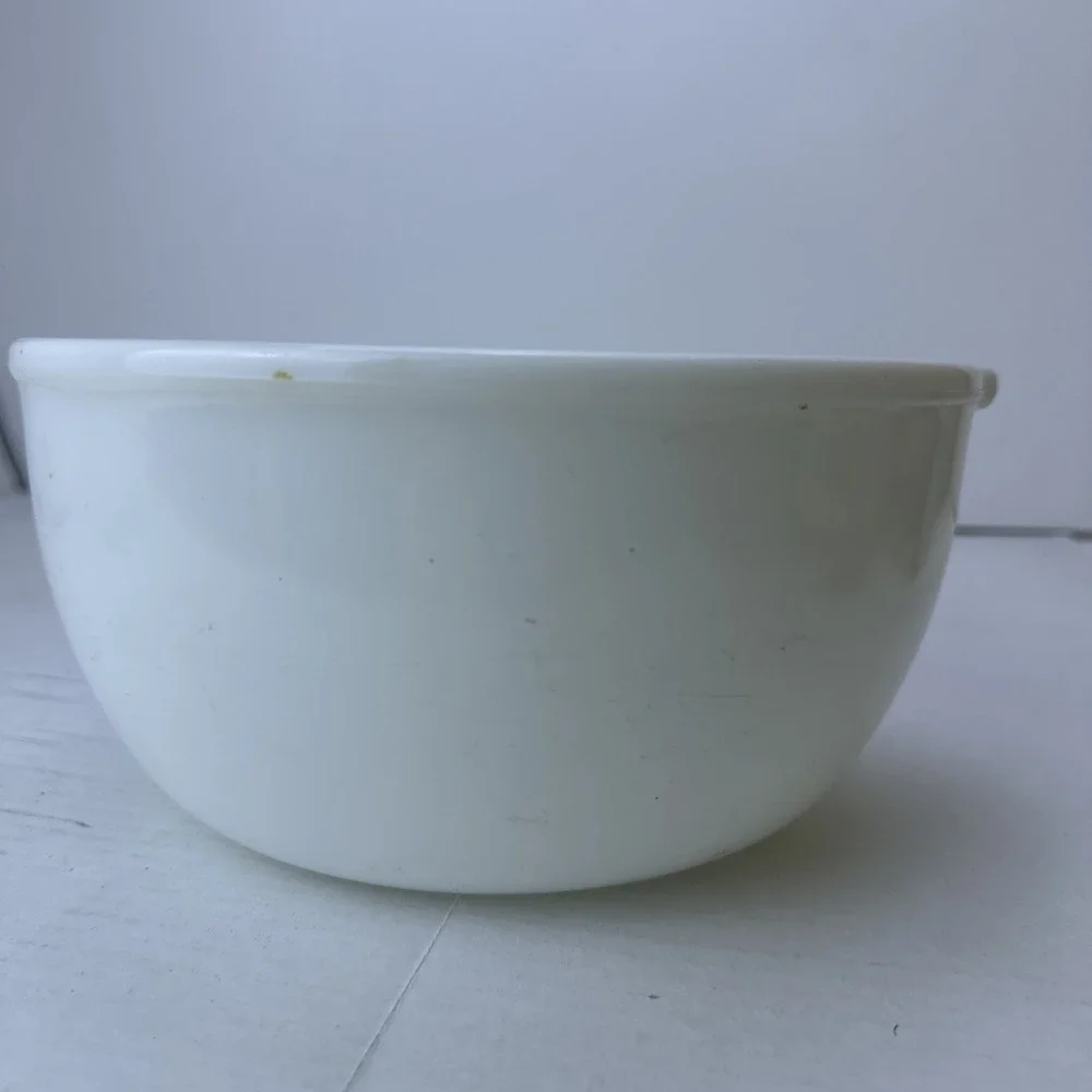 Lot 2 Vintage Milk Glass Mixing Bowls, One with Spout One with Handles Unmarked